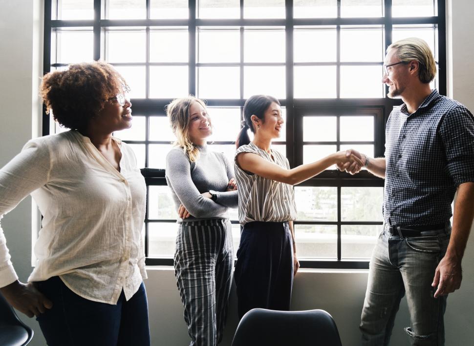 Free Image of Handshake between two business people 