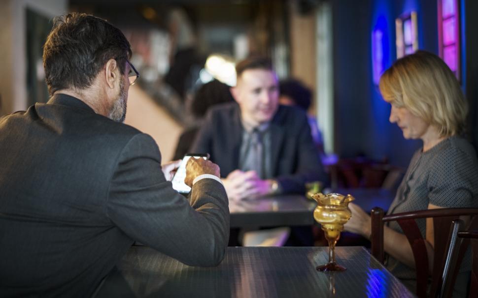Free Image of Business people meeting at a table 