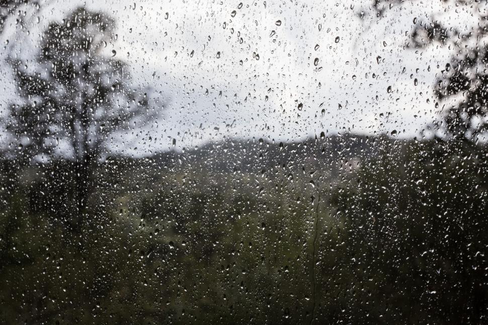 Free Image of Water beading on a window 
