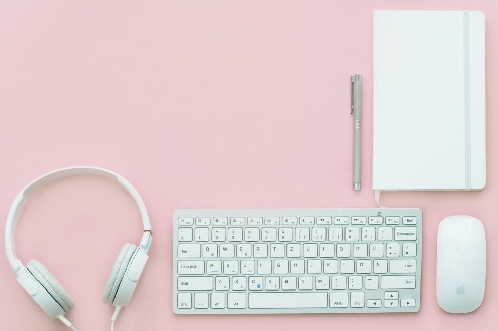 Free Image of Pink Office Desk  