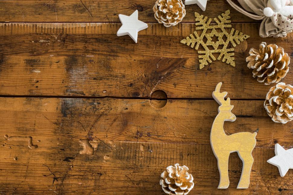 Free Image of Christmas decorations - copy space  