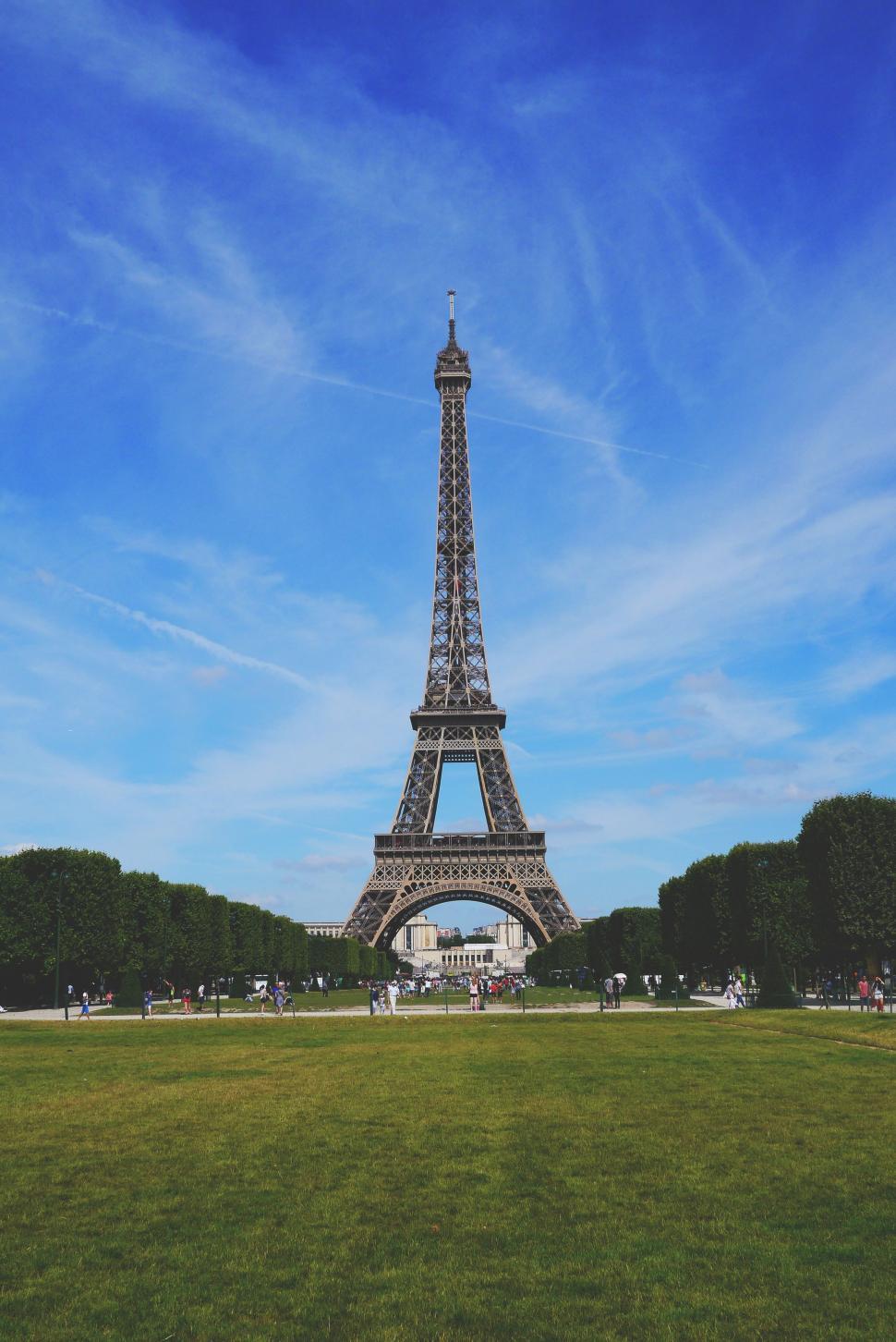 Free Image of Eiffel Tower and park  