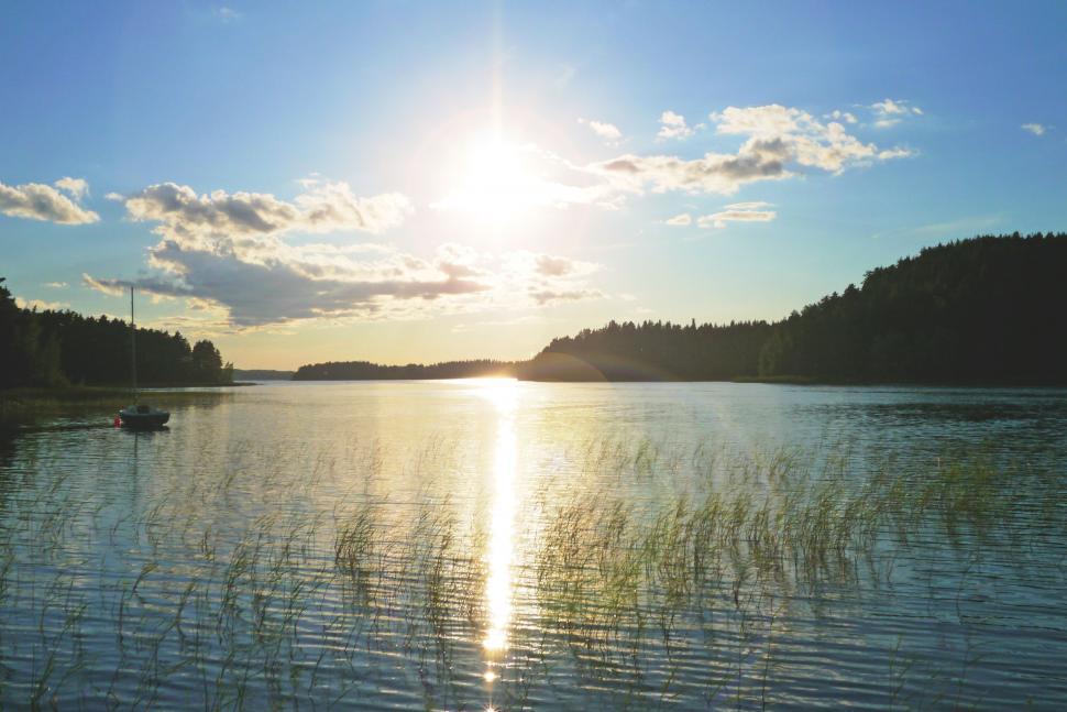 Free Image of Sunset over Lake  