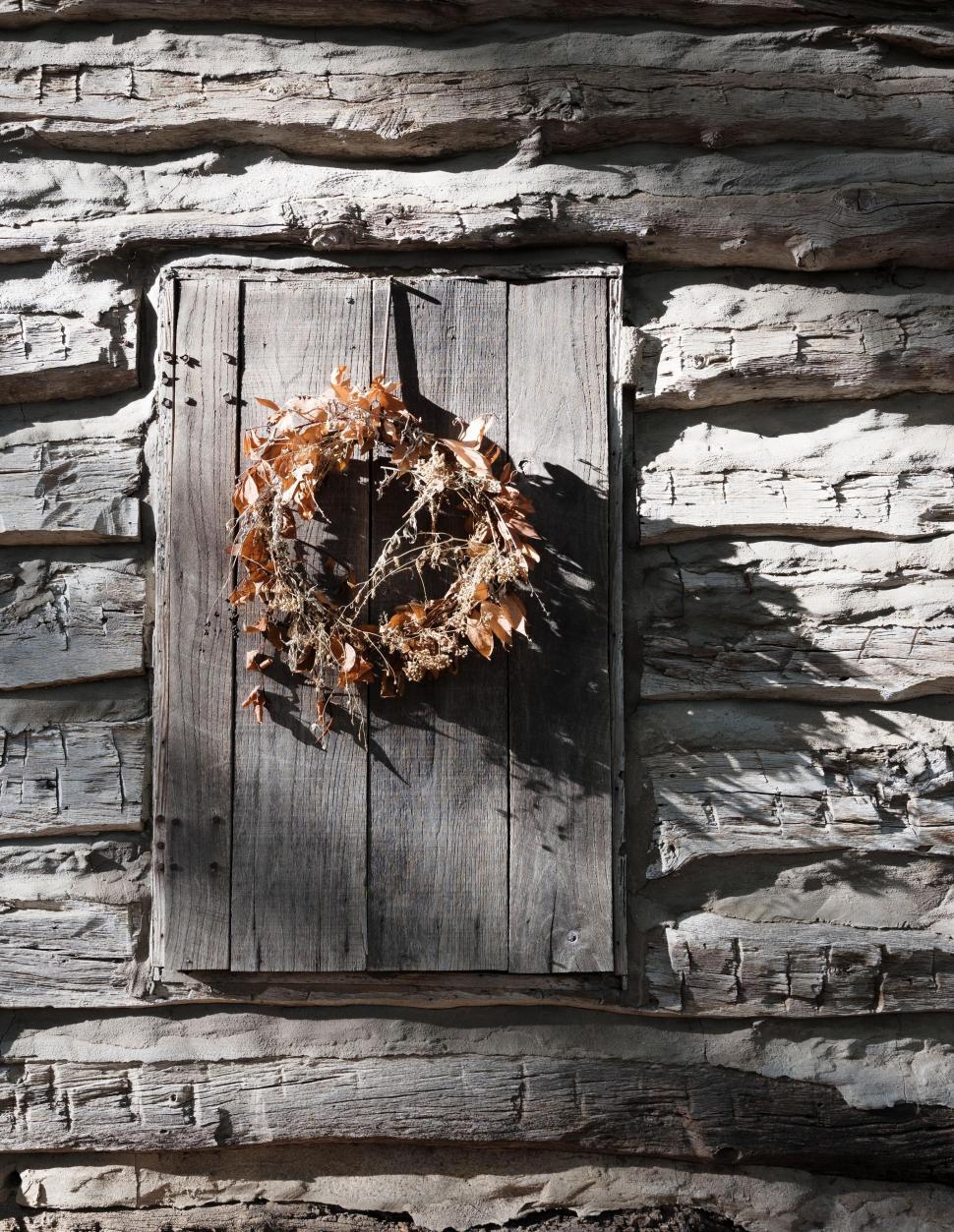 Free Image of Floral Wreath 
