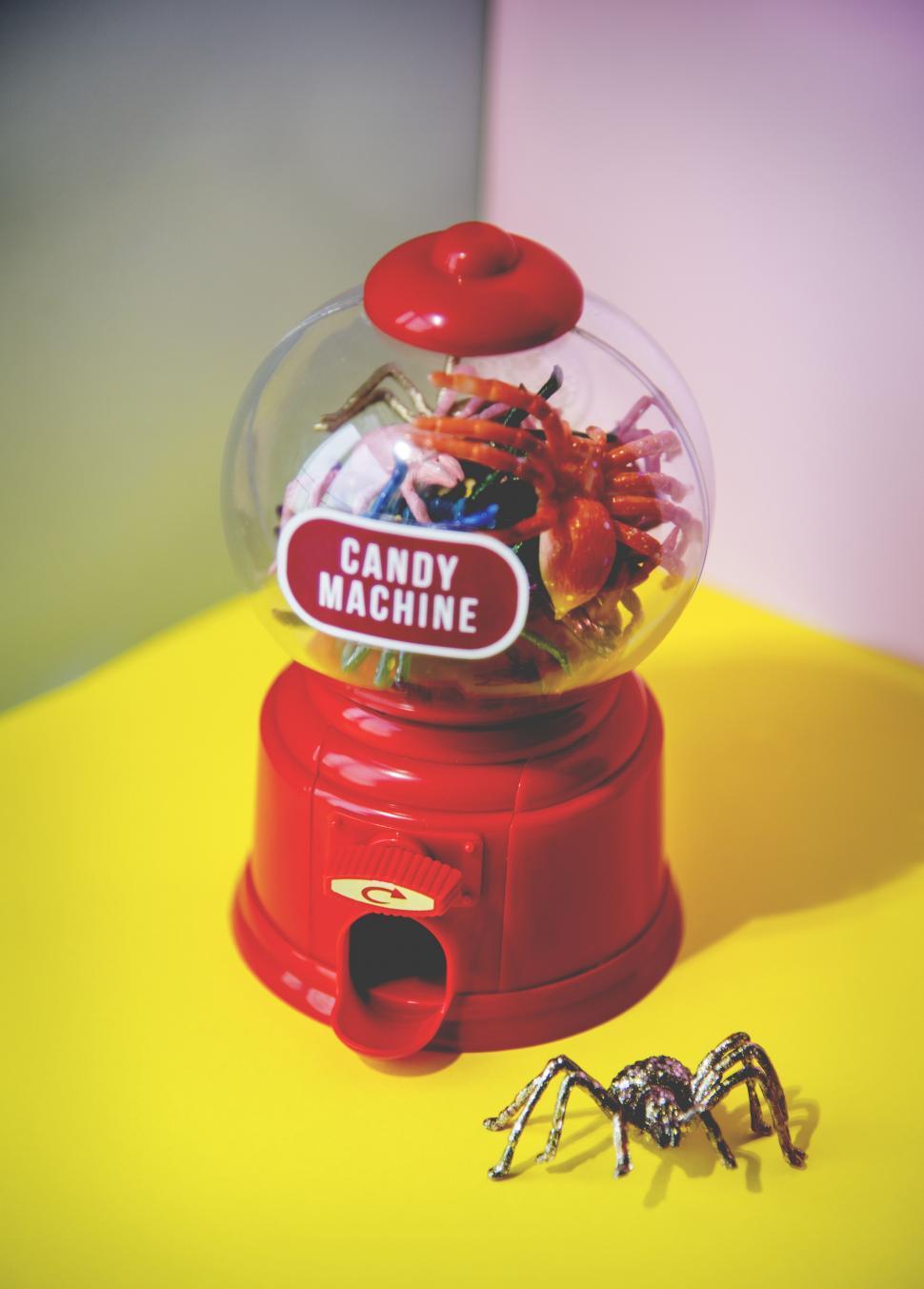 Free Image of A miniature retro chewing gum machine 