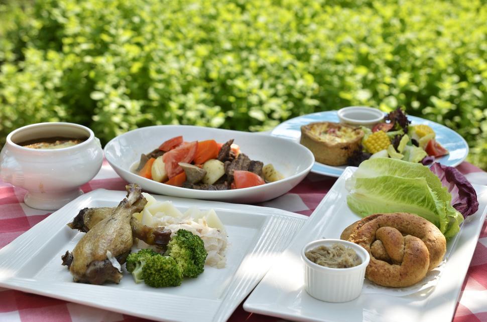 Free Image of Lunch Table with food - Thanksgiving  