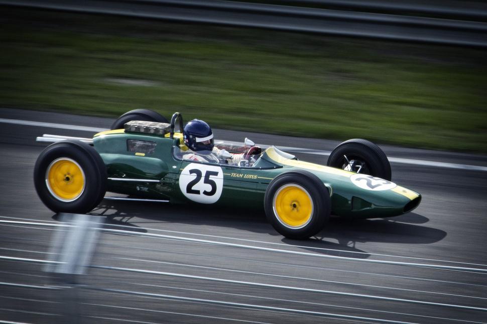 Free Image of Racing Car - F1 Racing  