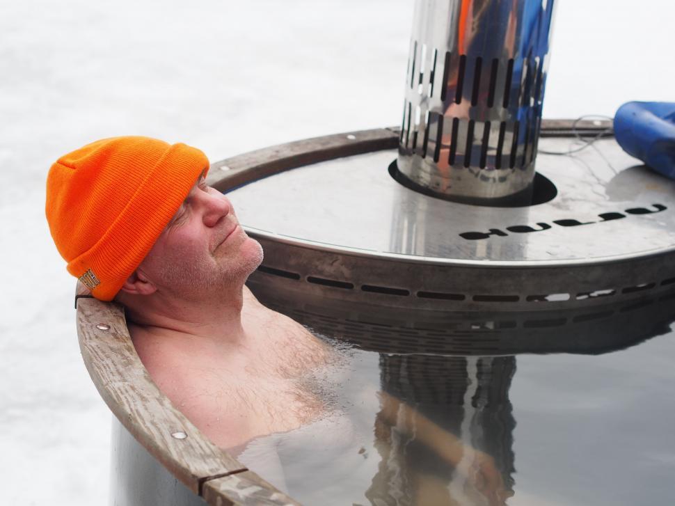 Free Image of Relaxing in Bath tub - outdoors  