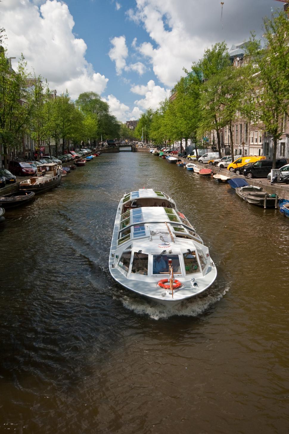 Free Image of Tourist boat 