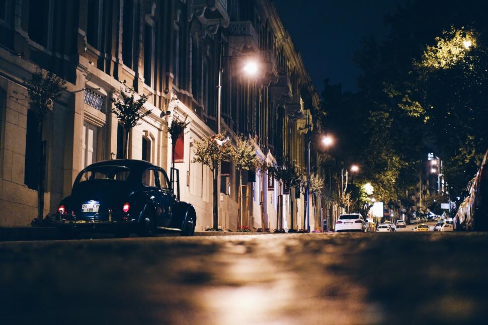 Free Image of Deserted Sidewalk  