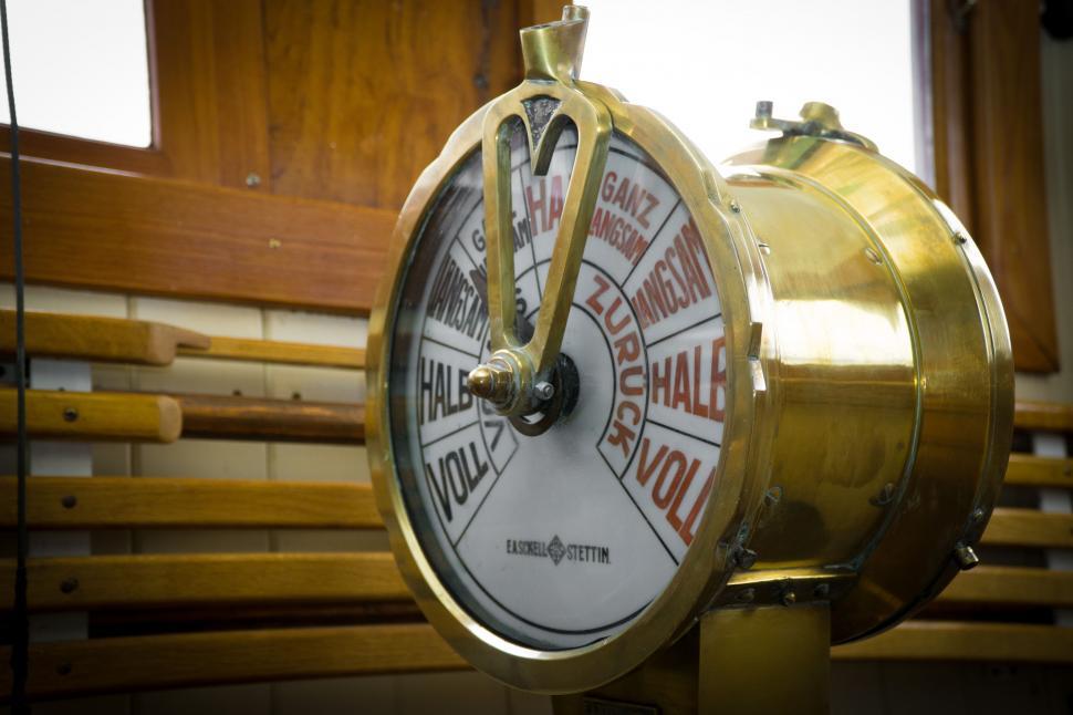 Free Image of Steam ship control engine 