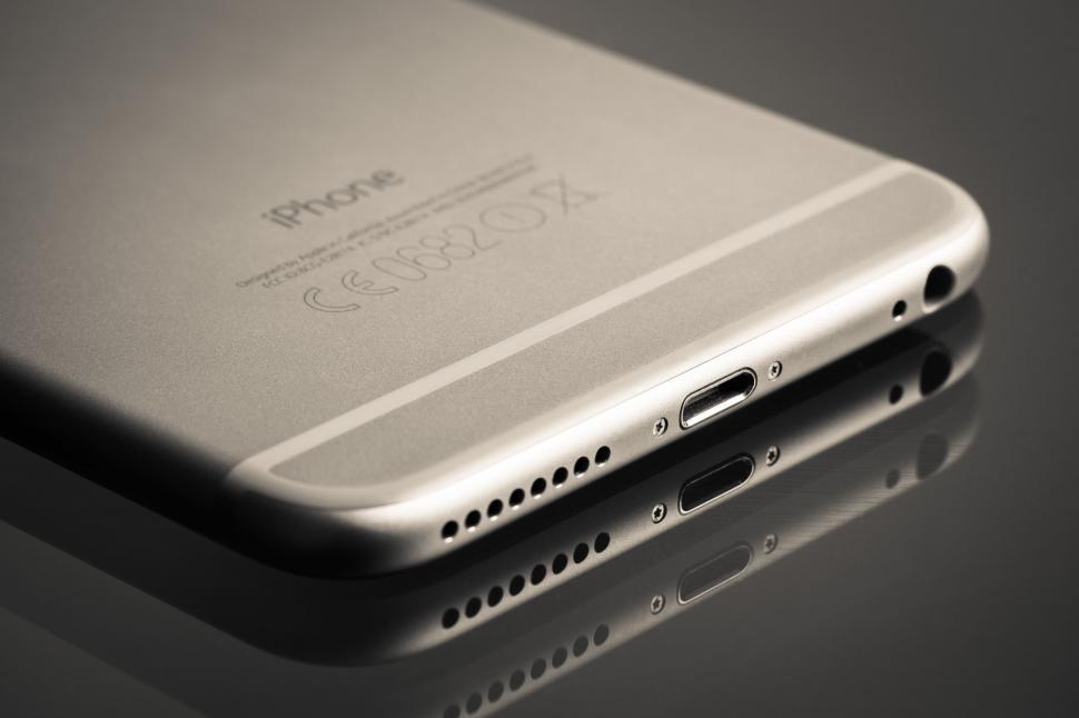 Free Image of iPhone Lightning (connector)  