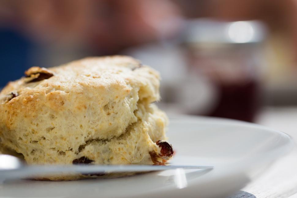 Free Image of Sultana scones 