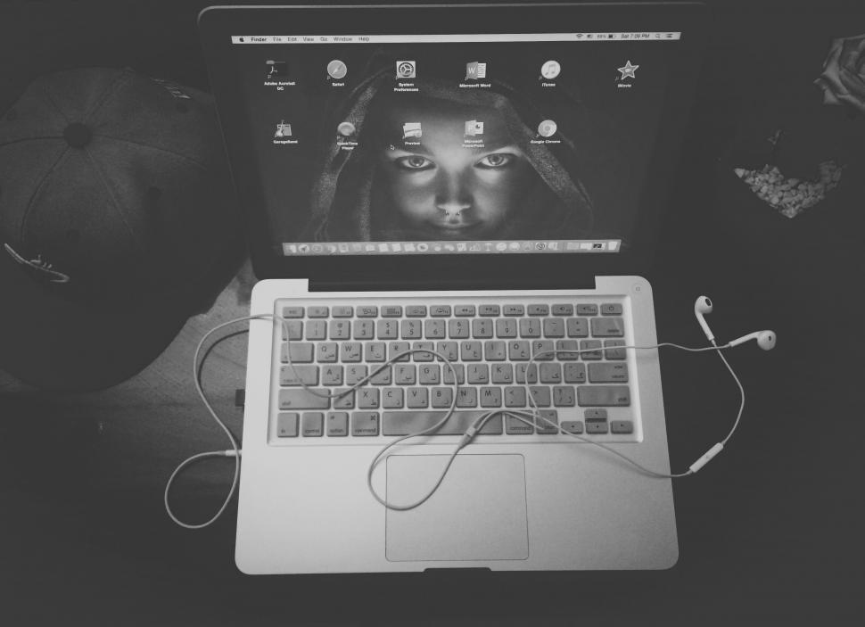 Free Image of Macbook on Desk - Switched On  