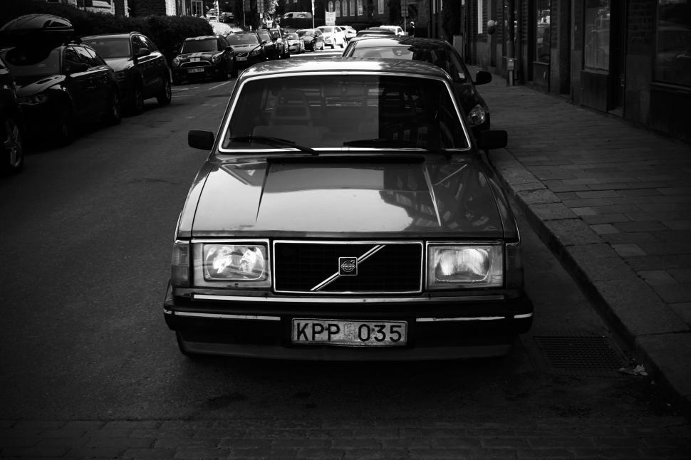 Free Image of Front View of Limousine Car  