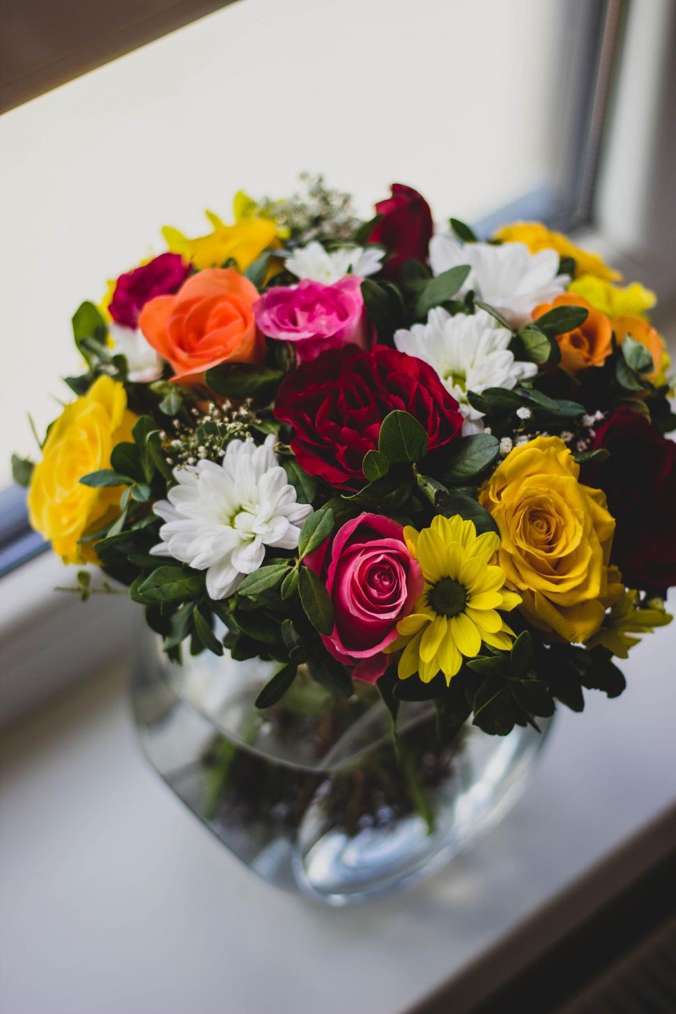 Free Image of Flower Vase in house  