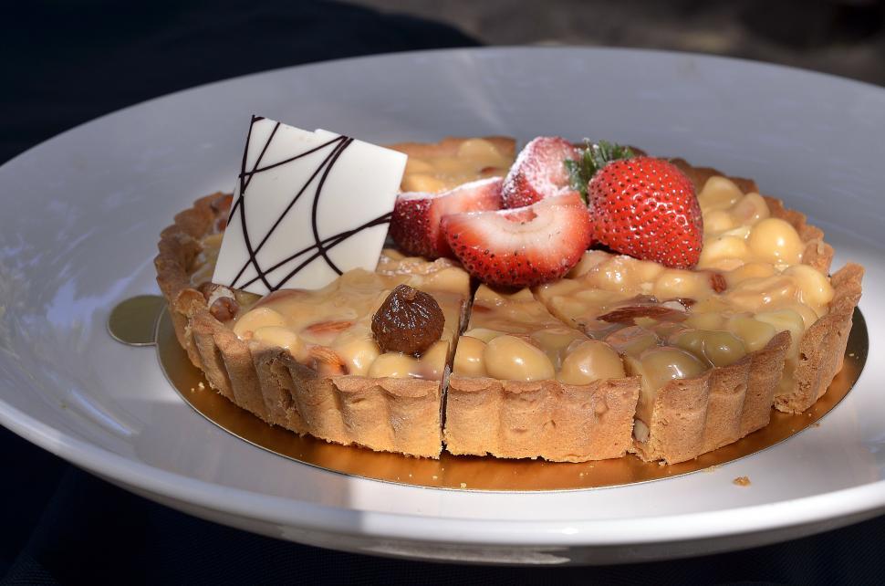 Free Image of Strawberry Pie 