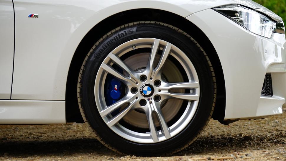 Free Image of Alloy Wheel  