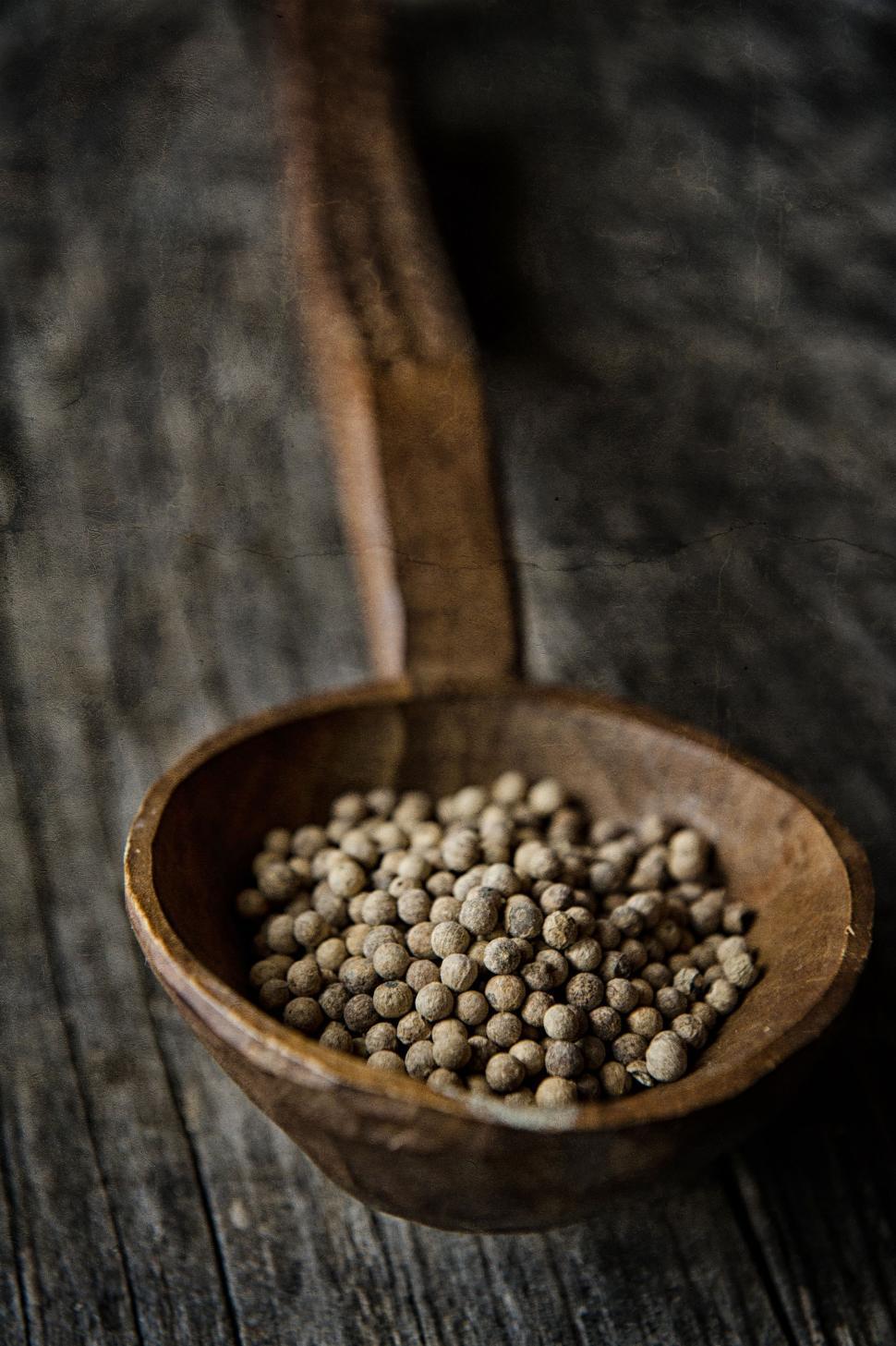 Free Image of Peppercorns 