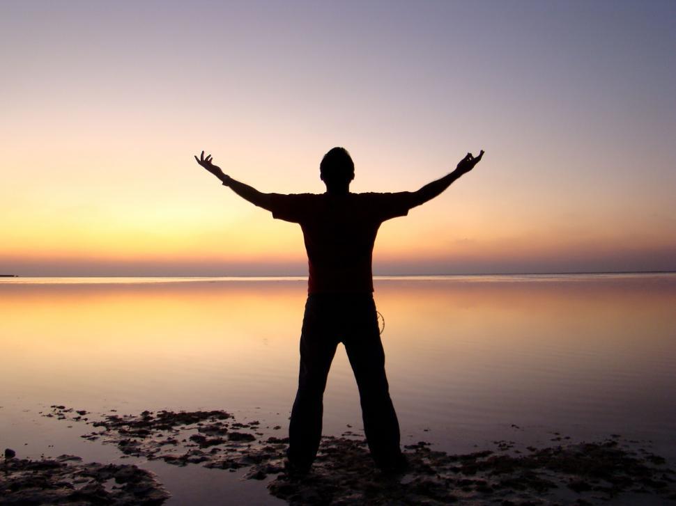 Free Image of Open arms for sky  