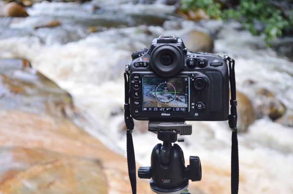 Free Image of Nikon Camera on tripod  