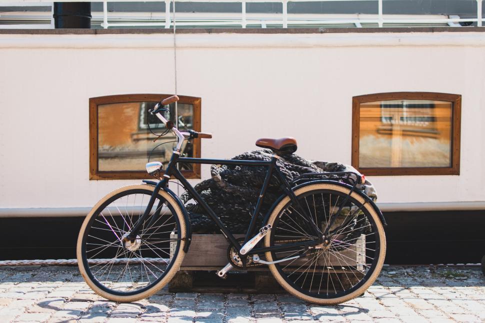 Free Image of Bicycle on Cobblestones  
