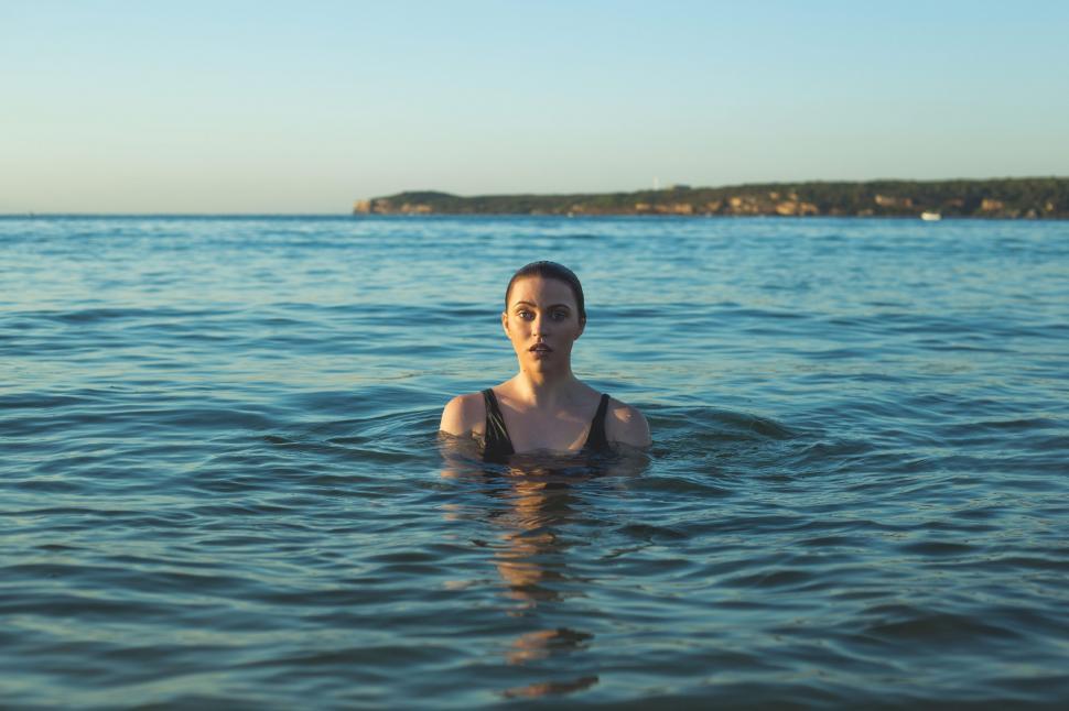 Free Image of Woman in sea  