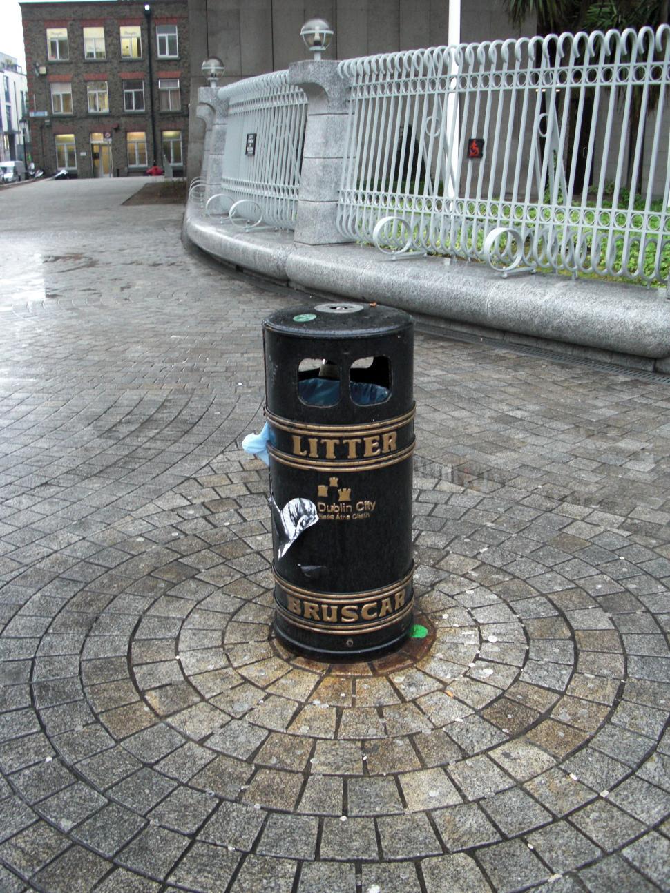 Free Image of Dublin - City Trash Can 