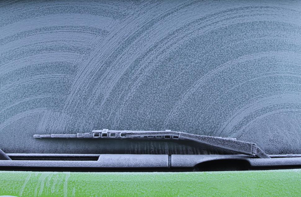Free Image of Windscreen with wiper 