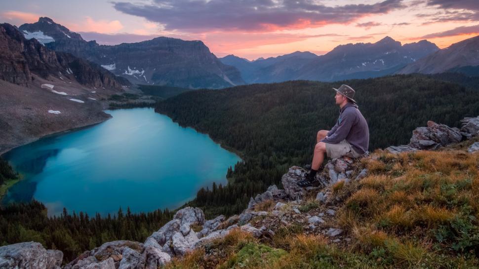 Free Image of Hiker at Lake  