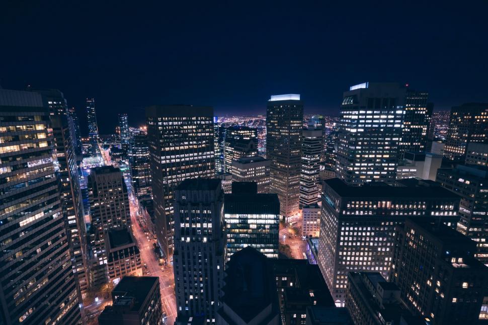Free Image of City Buildings at Night  