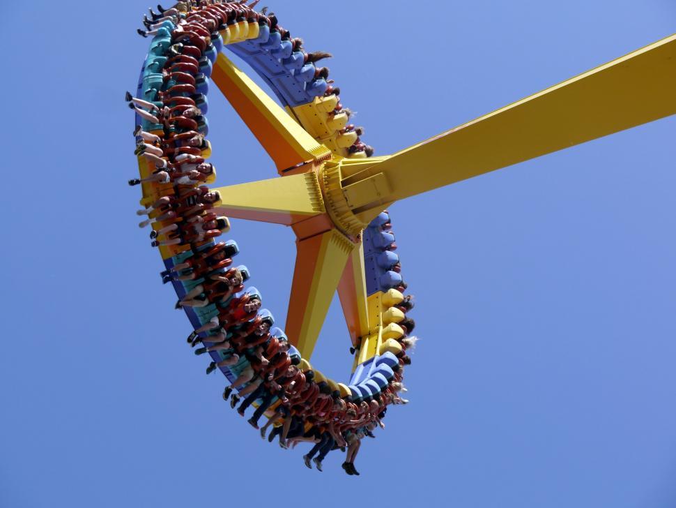 Free Image of People and Frisbee Ride 