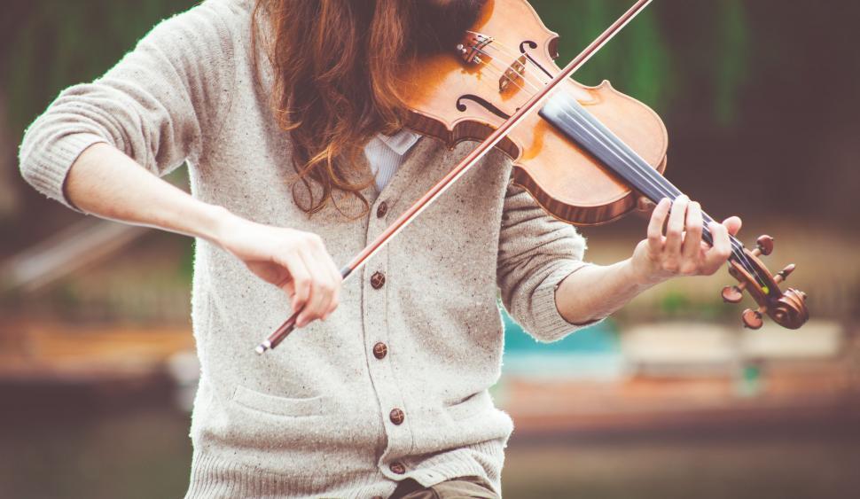 Free Image of Female Violinist  