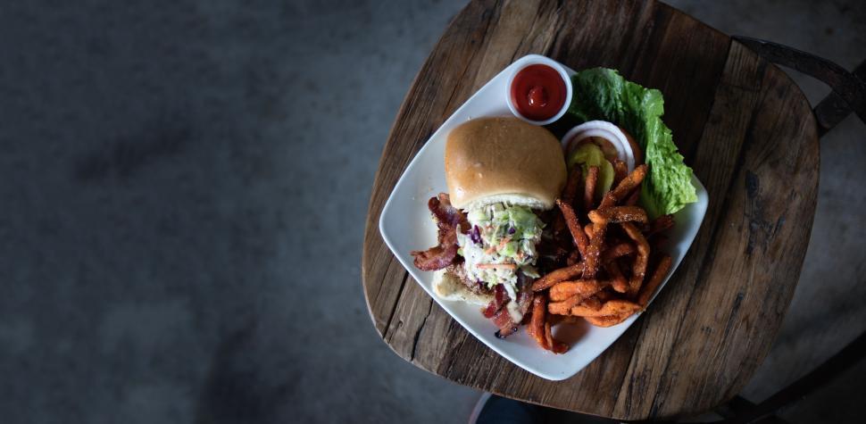 Free Image of Hamburger with fried potatoes  