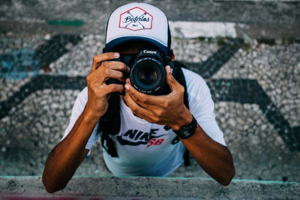 Free Image of Photographer clicking picture  