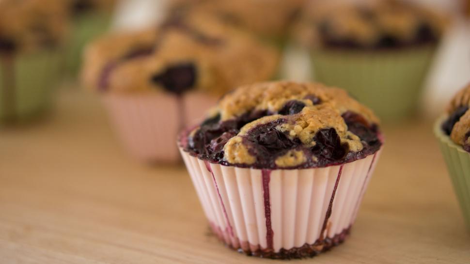 Free Image of Blueberry cupcake  