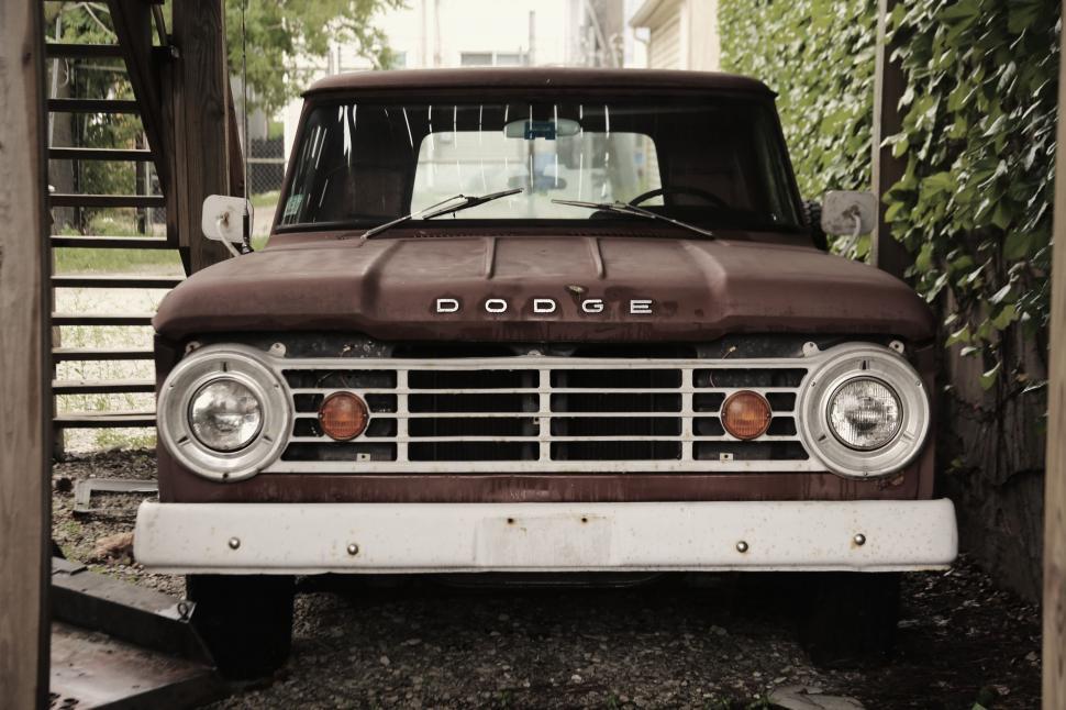 Free Image of Front View of Vintage Car  