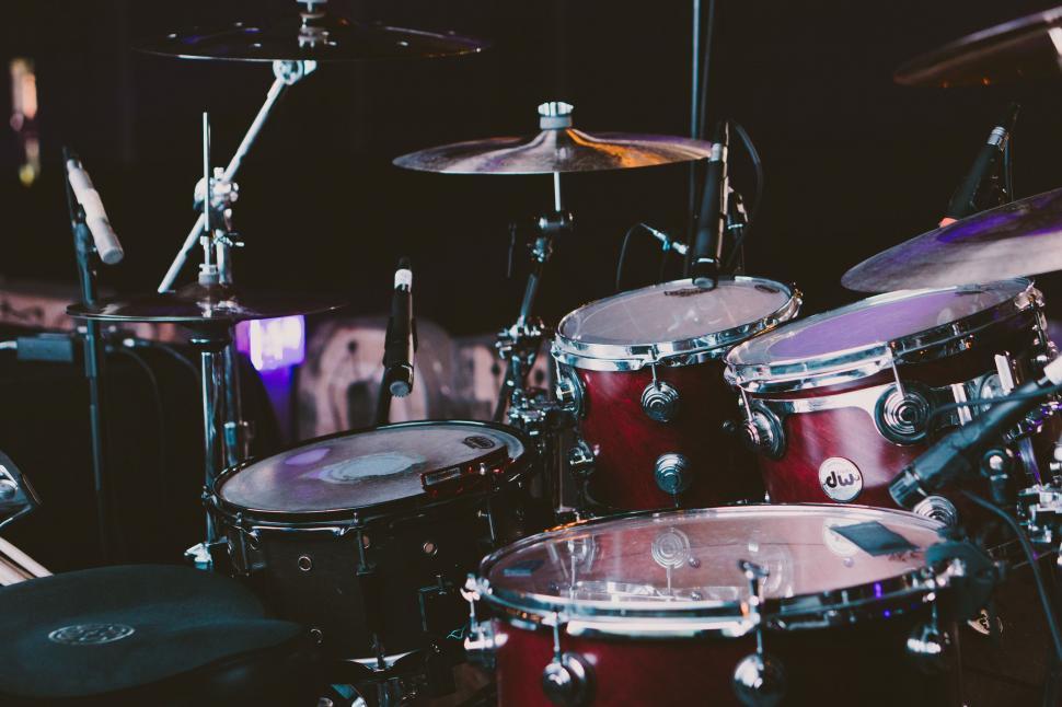Free Image of Drum Set 