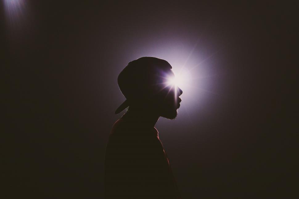 Free Image of Silhouette profile of reverse cap man 