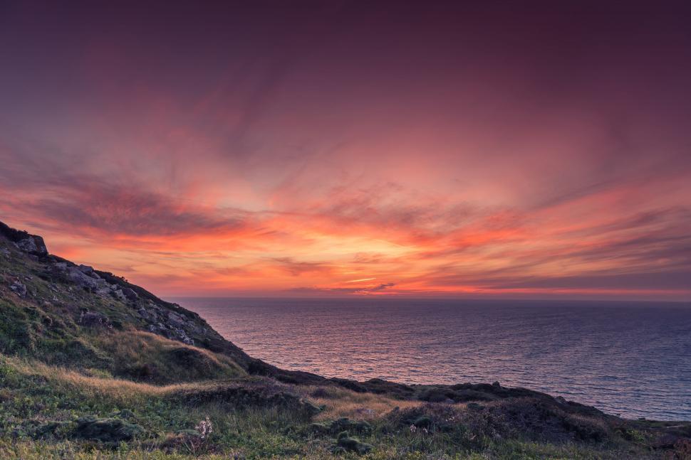 Free Image of Seascape And Mountain  