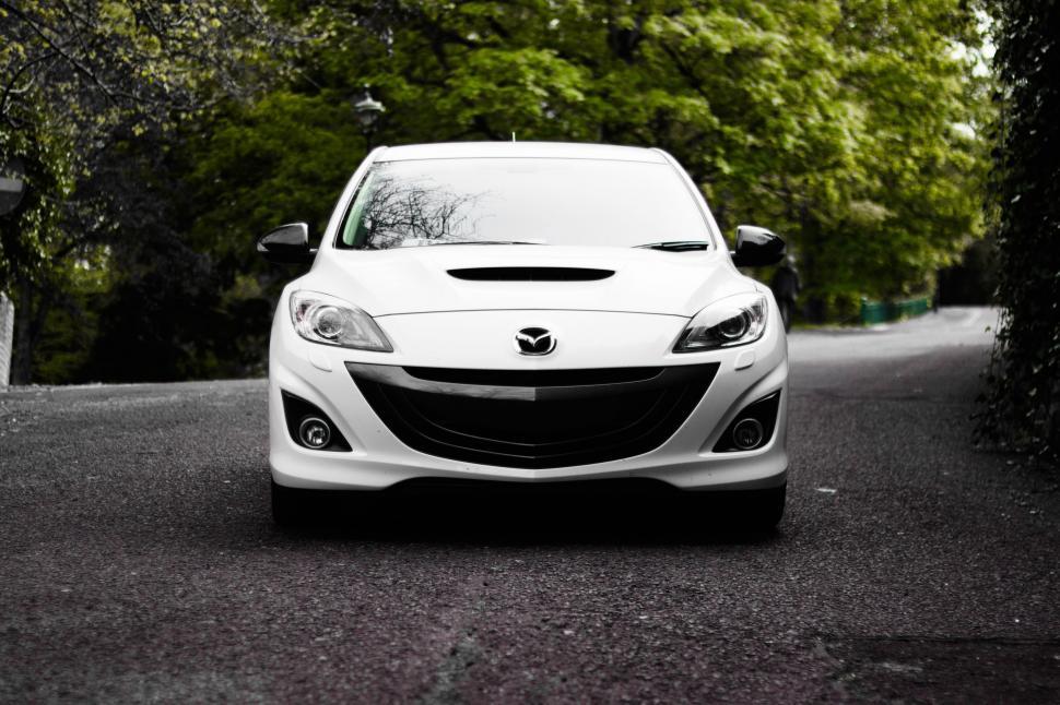 Free Image of Mazda car 