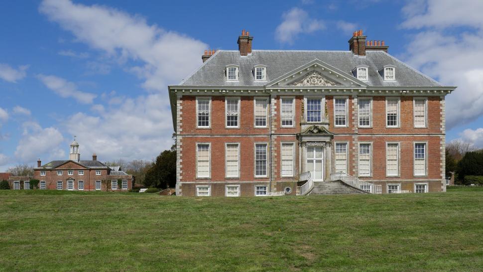 Free Image of Traditional English House 