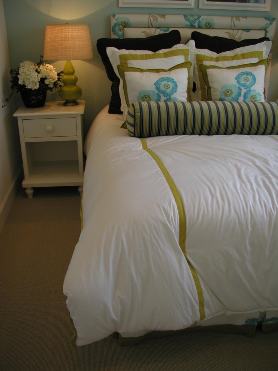 Free Image of Fancy Bed Rooms 