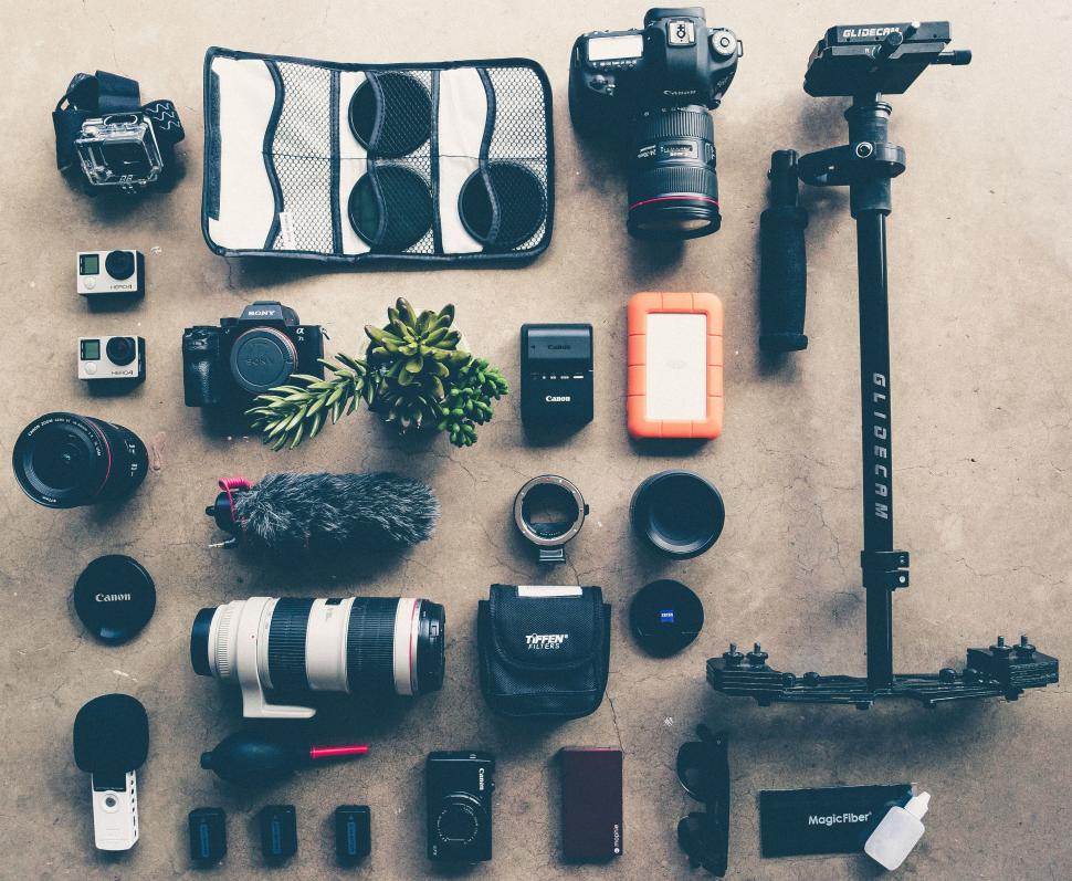 Free Image of Camera and Accessories 