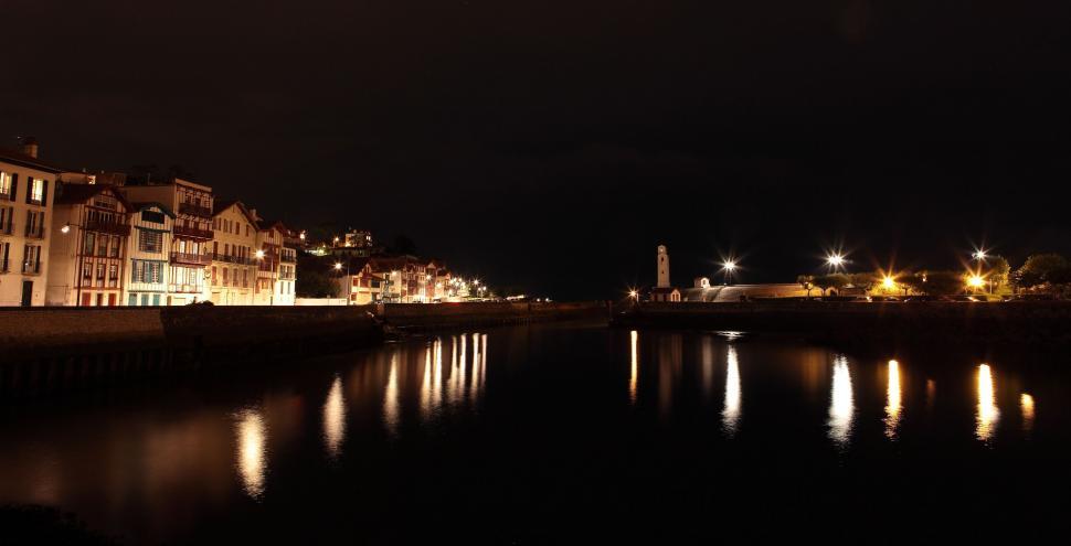 Free Image of Yellow Lights on Lake  