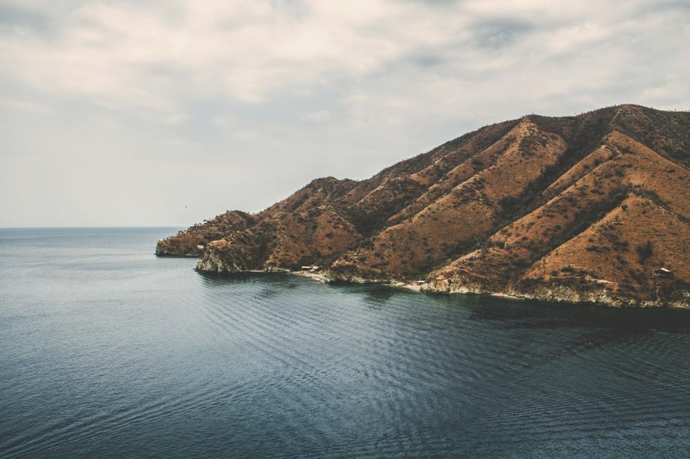 Free Image of Ocean and Mountains  