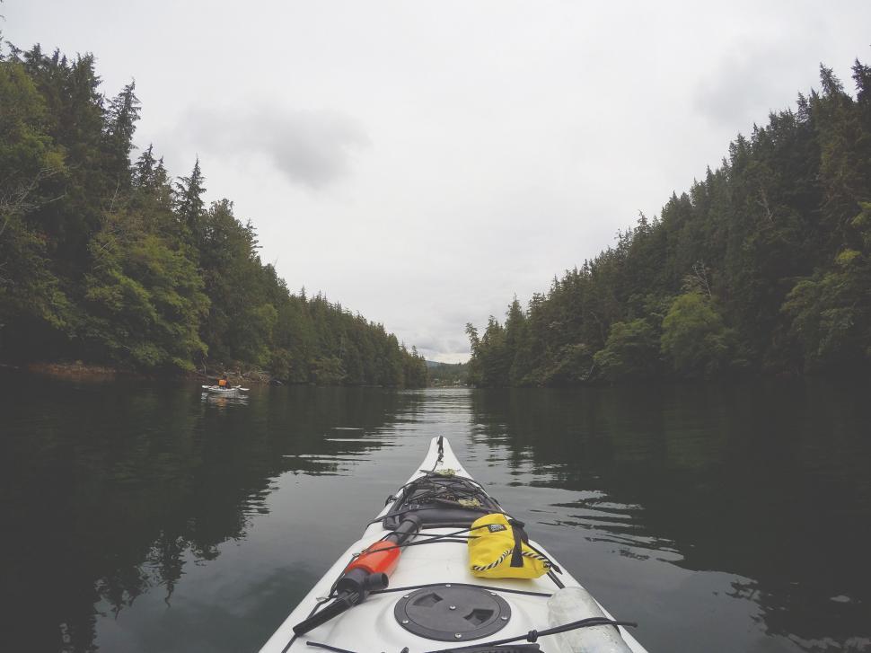 Free Image of Boat and Lake  