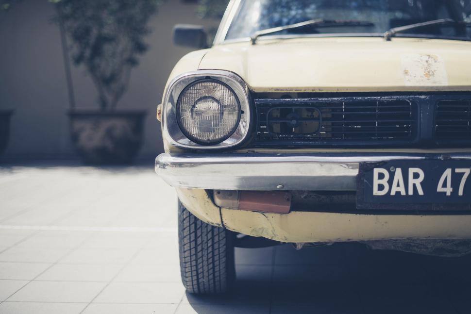 Free Image of Headlight of old car  