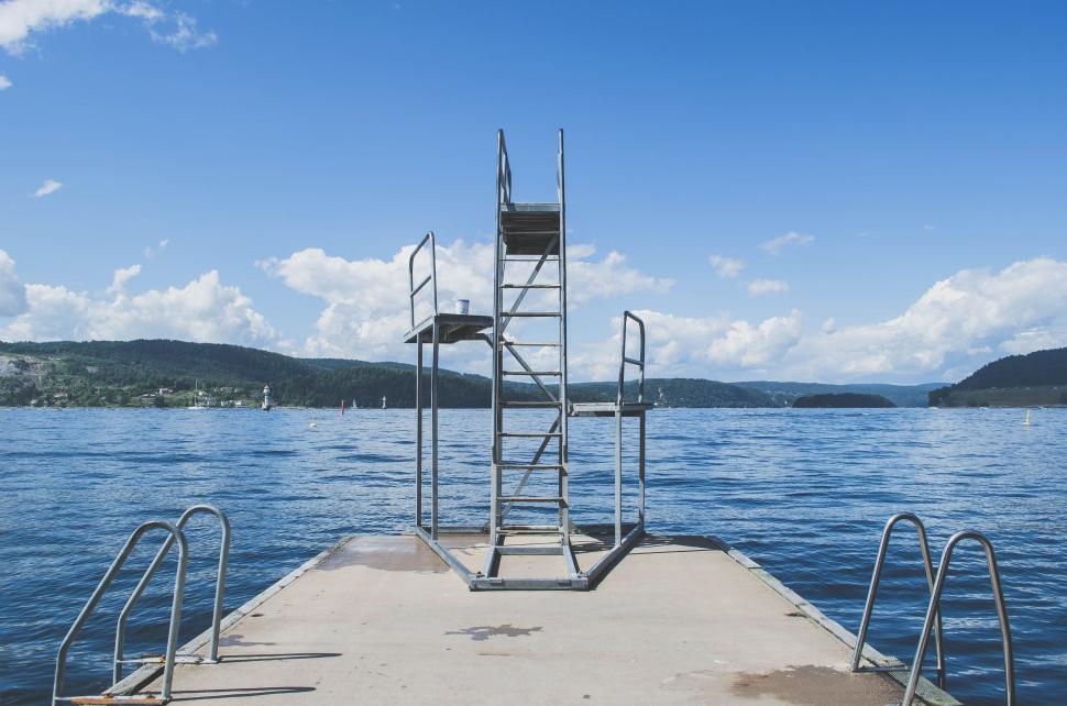 Free Image of Pool Ladder  