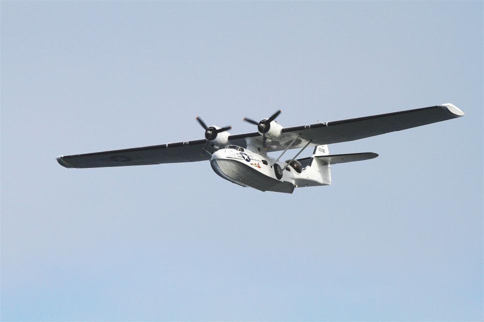 Free Image of Aircraft in the sky  